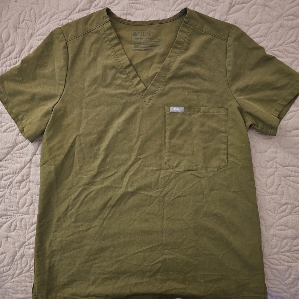 Martini olive five 1 pocket scrub top